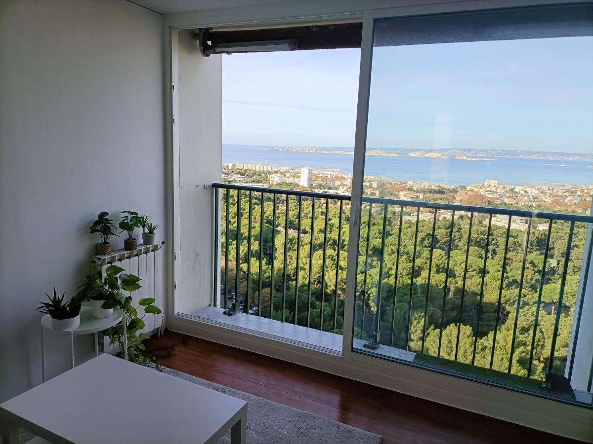 **** Roy D Espagne, Up To 7 People, View In Safe ****