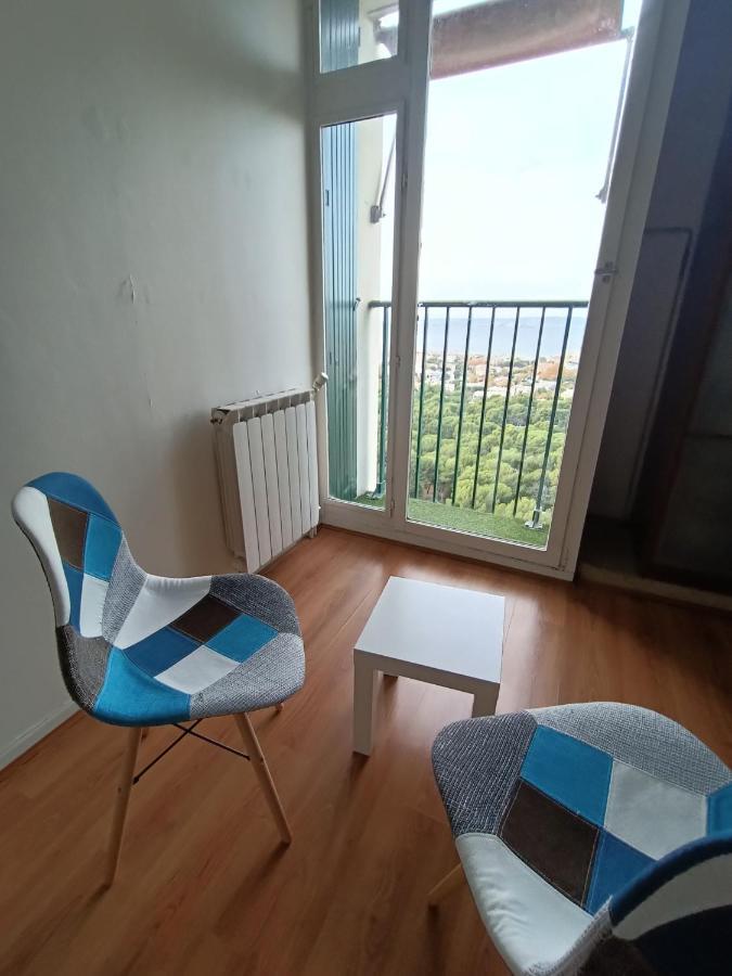**** Roy D Espagne, Up To 7 People, View In Safe **** *