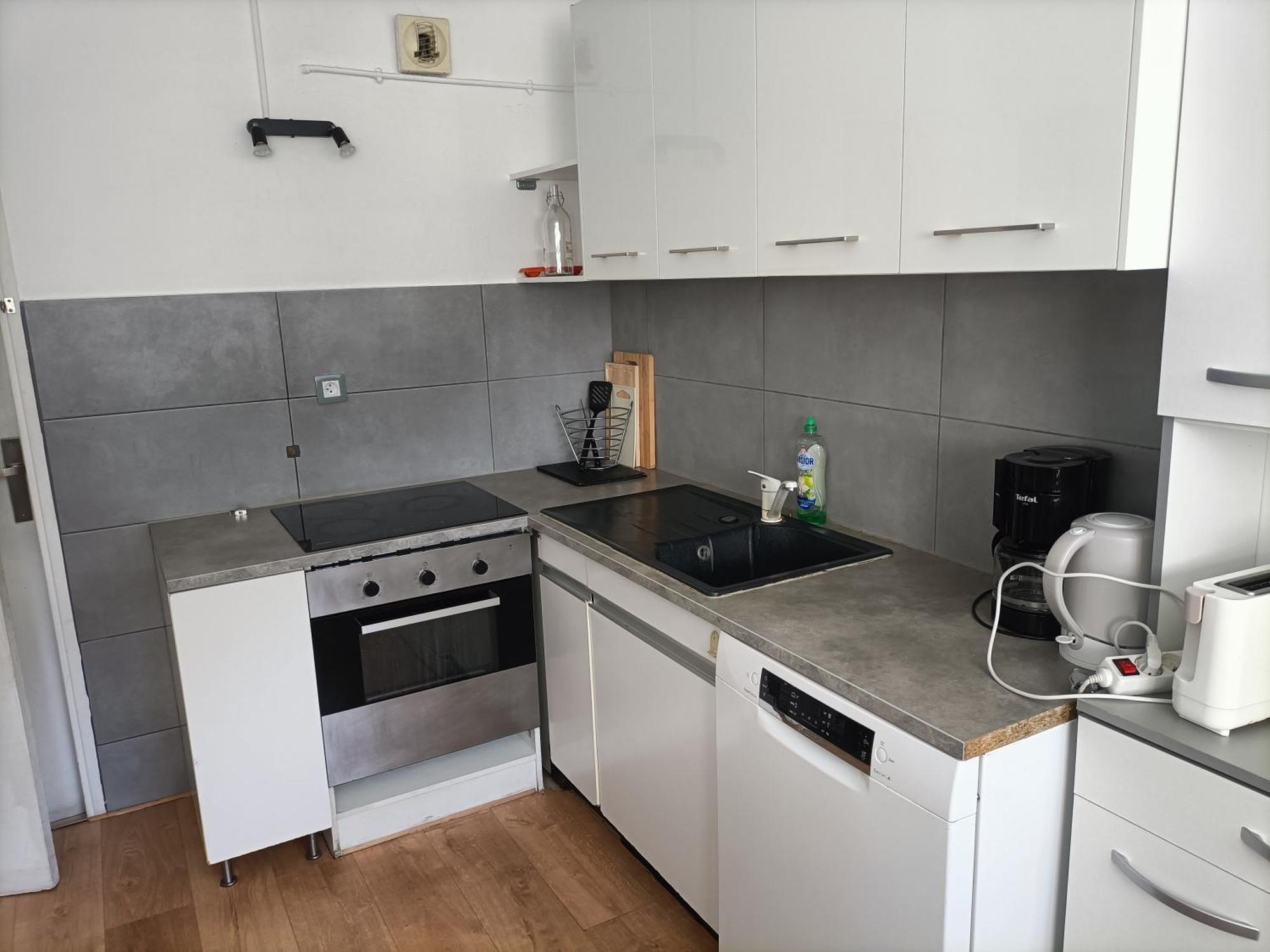**** Roy D Espagne, Up To 7 People, View In Safe **** Appartement