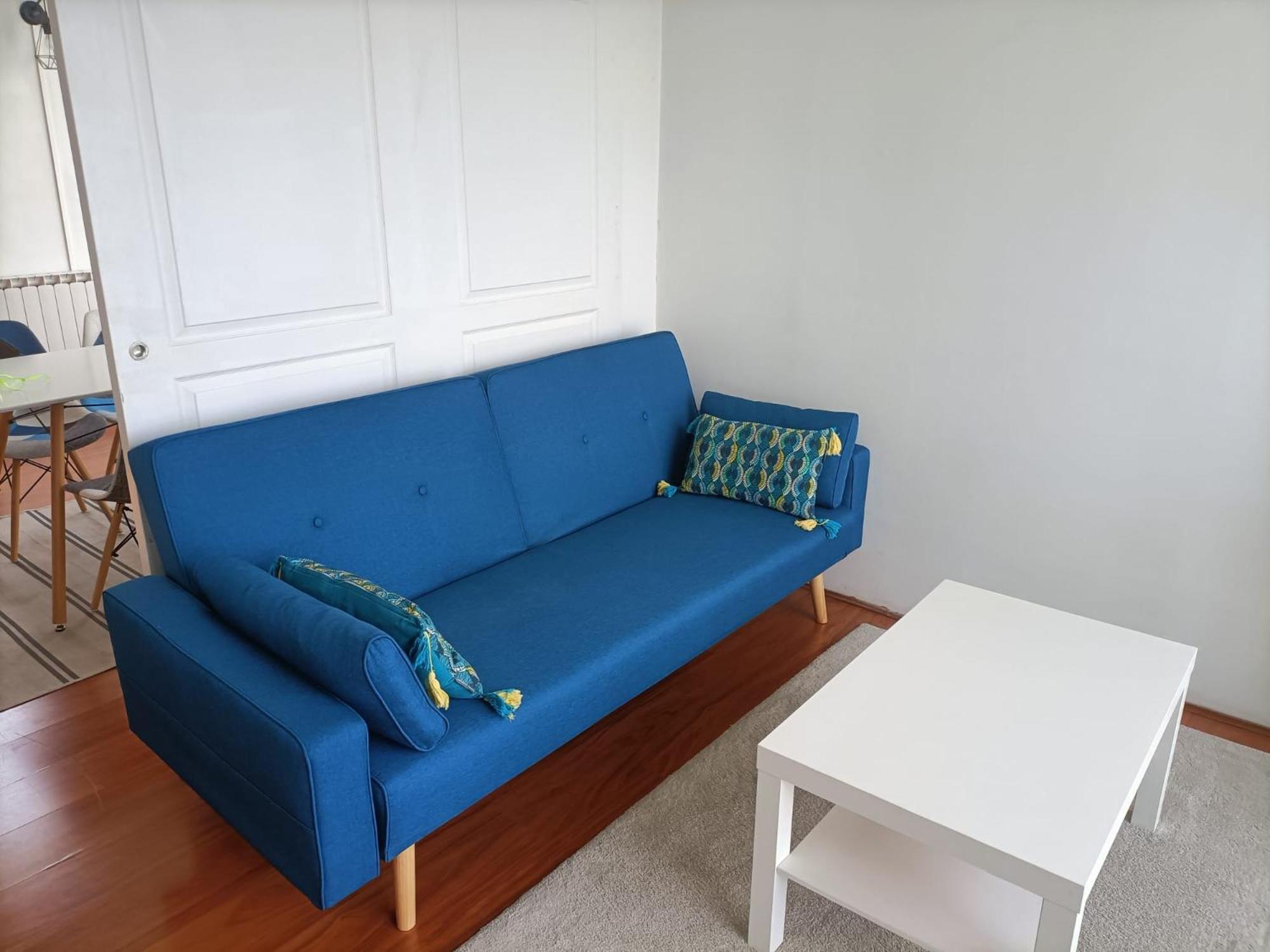 **** Roy D Espagne, Up To 7 People, View In Safe **** *