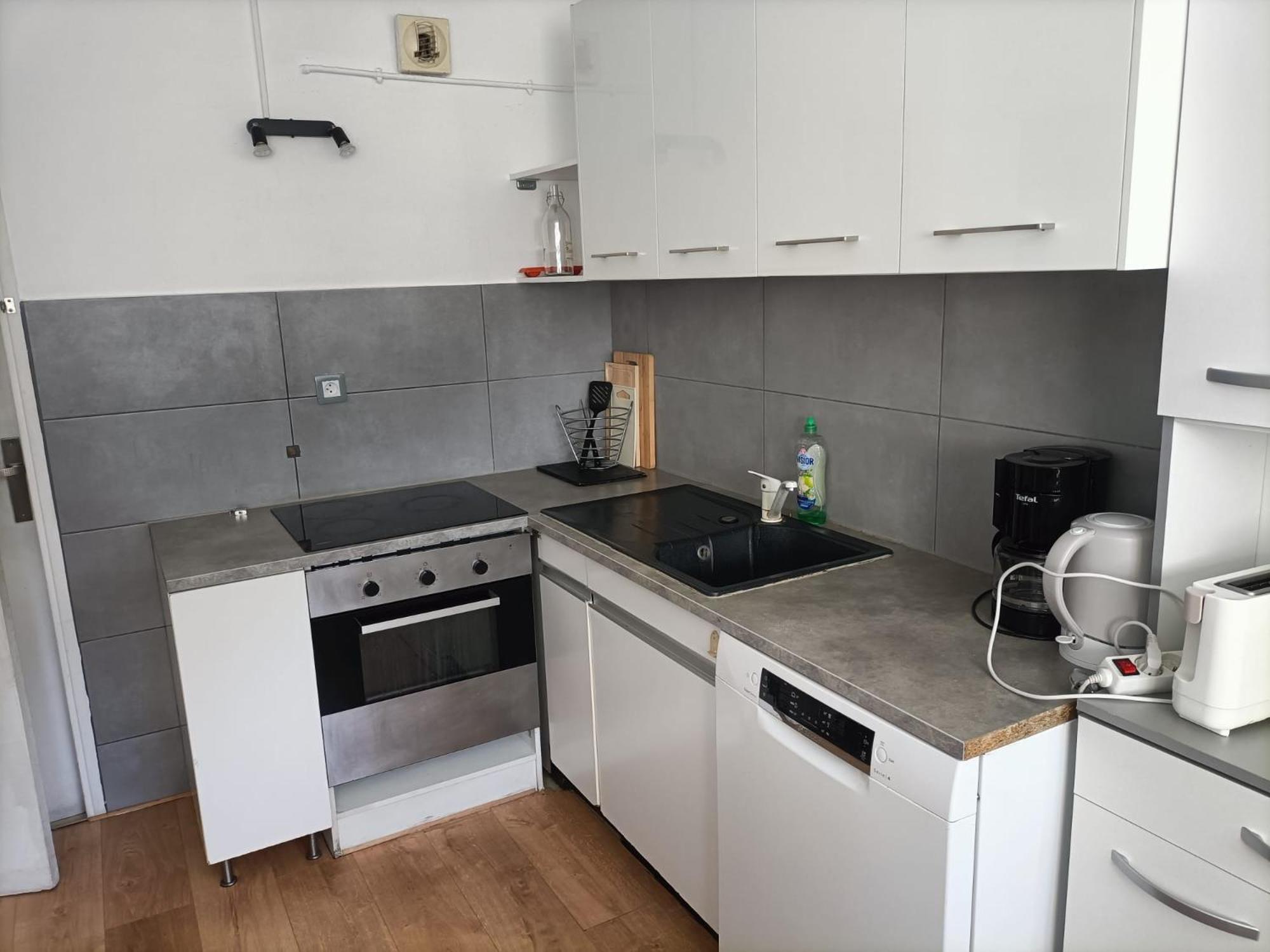 Appartement **** Roy D Espagne, Up To 7 People, View In Safe **** Marseille